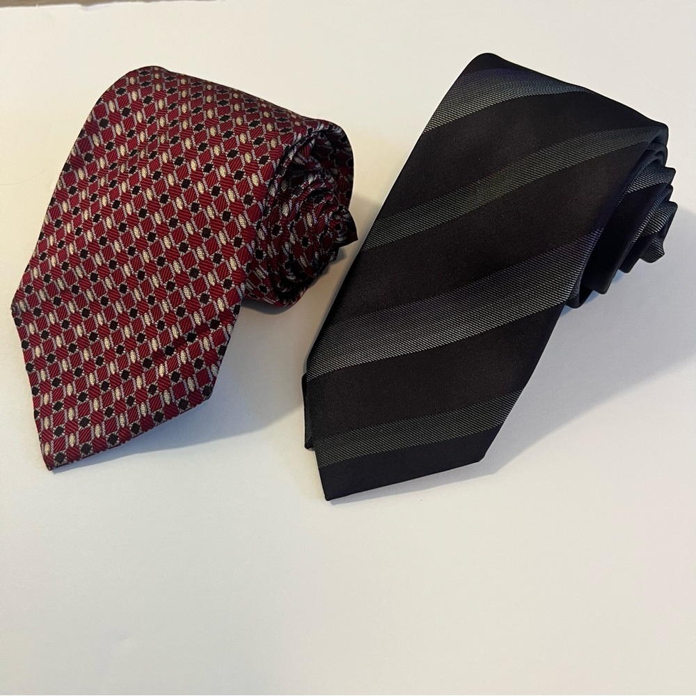 Barney’s New York, 100% Silk, Handmade in Italy,Elegant Men's Neck Ties
